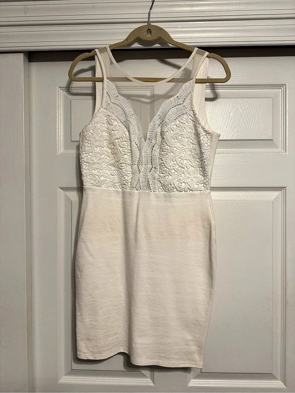 Lulus White Lace Mini Dress Size Medium Like New